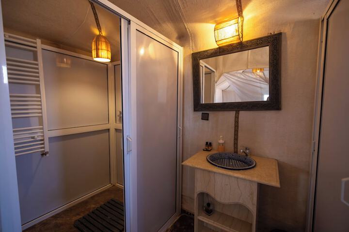 Room 11 of 25