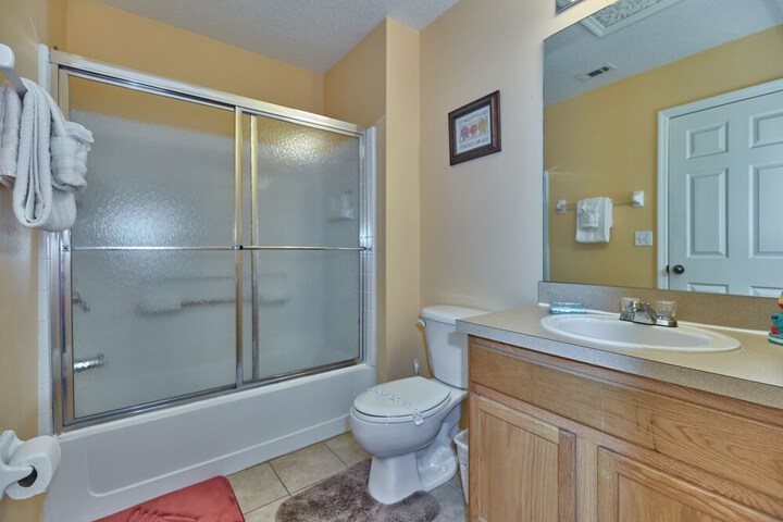Room 2 of 35