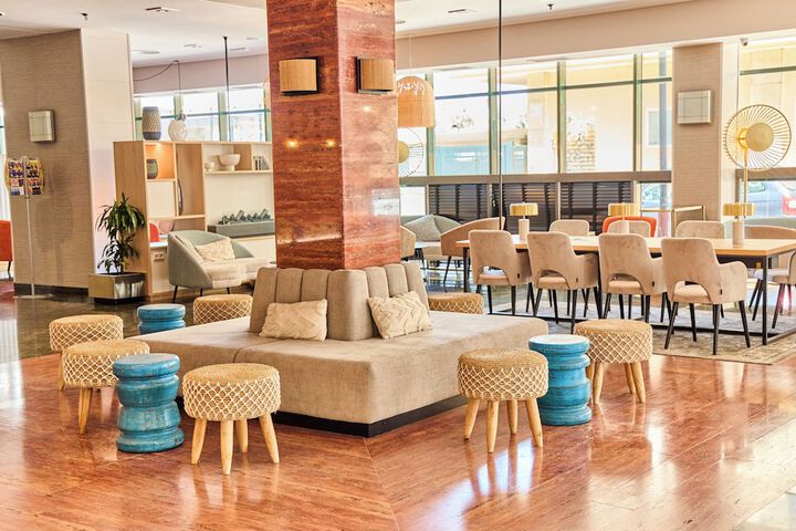 Hotel Interior 4 of 133