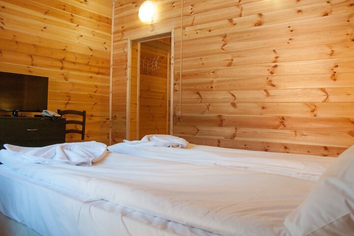 Room 3 of 48