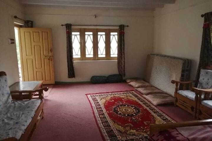 Room 5 of 28