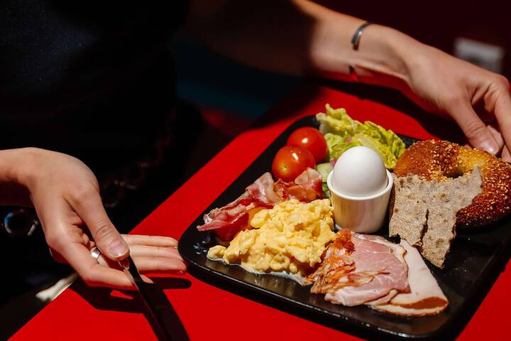 Dining 57 of 66
