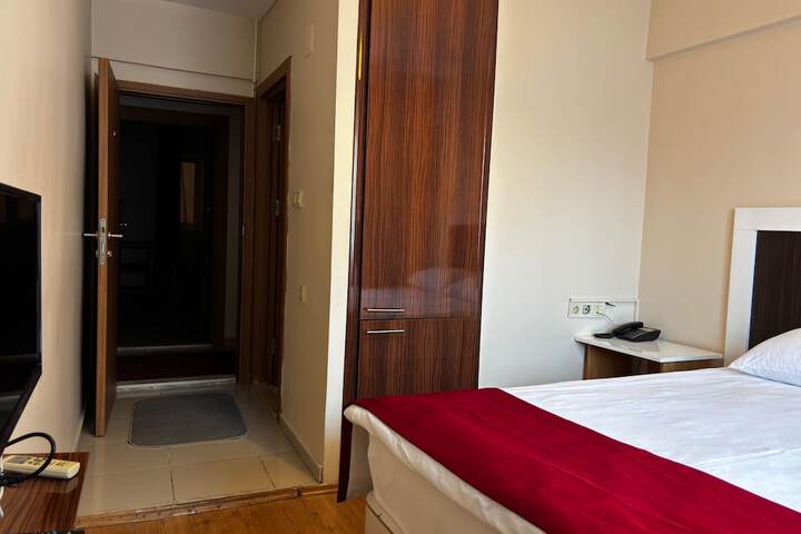 Room 8 of 23