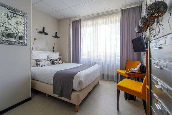 Room 12 of 41