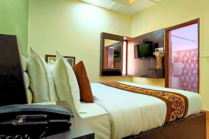 Room 15 of 53