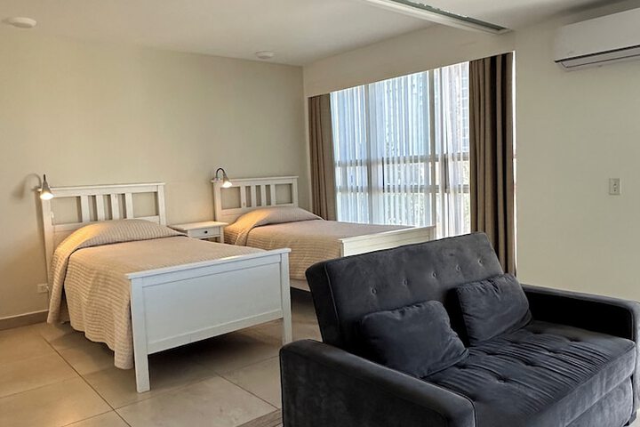 Room 17 of 34