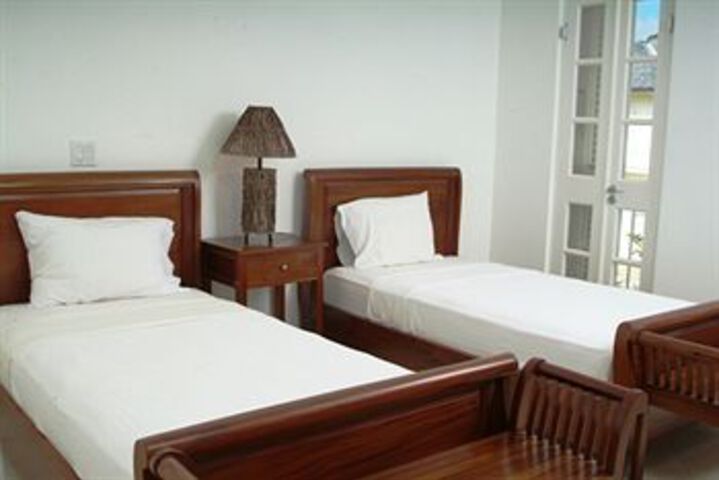 Room 7 of 25