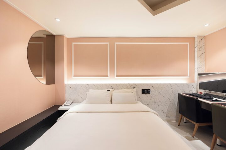 Room 55 of 80