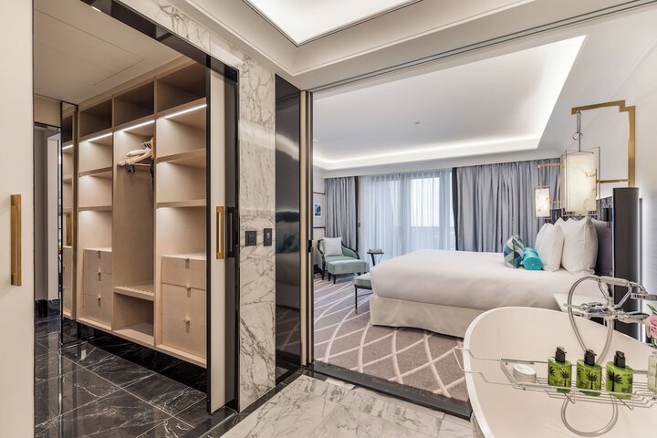 Room 40 of 106