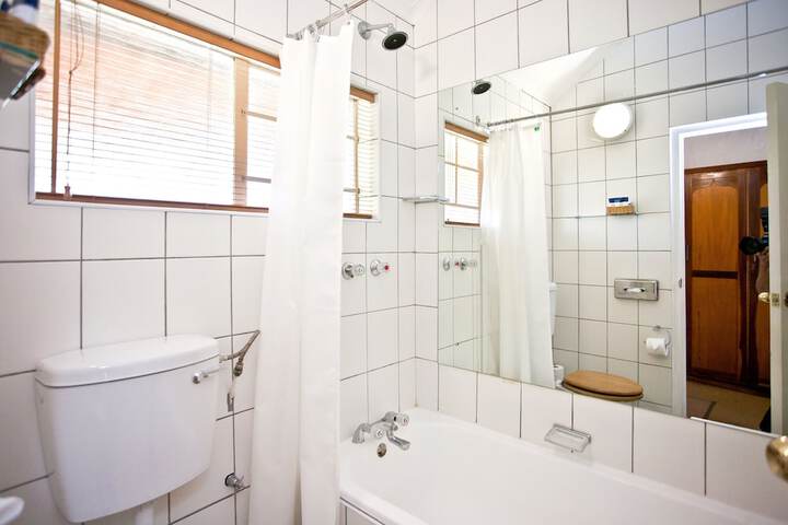 Room 12 of 34