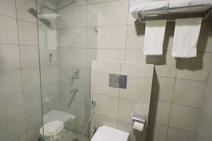 Room 8 of 13