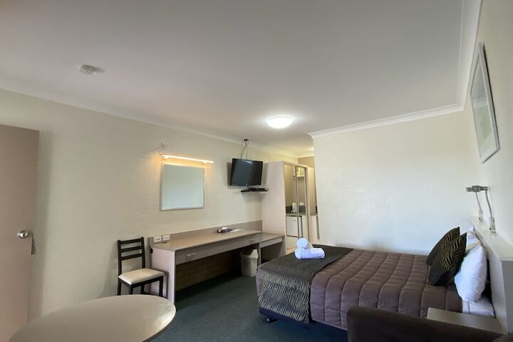 Room 3 of 54