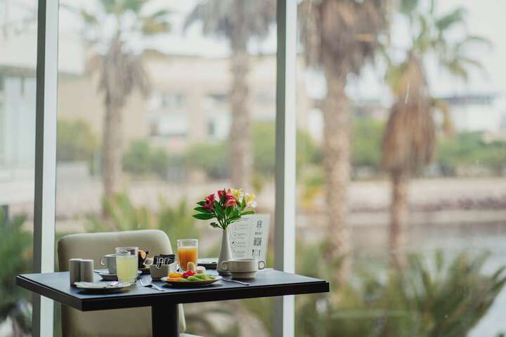 Breakfast/Coffee Service 84 of 124