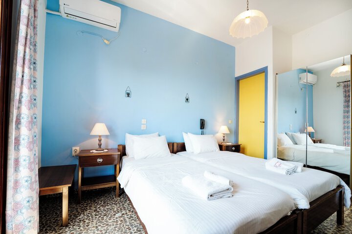 Room 4 of 34