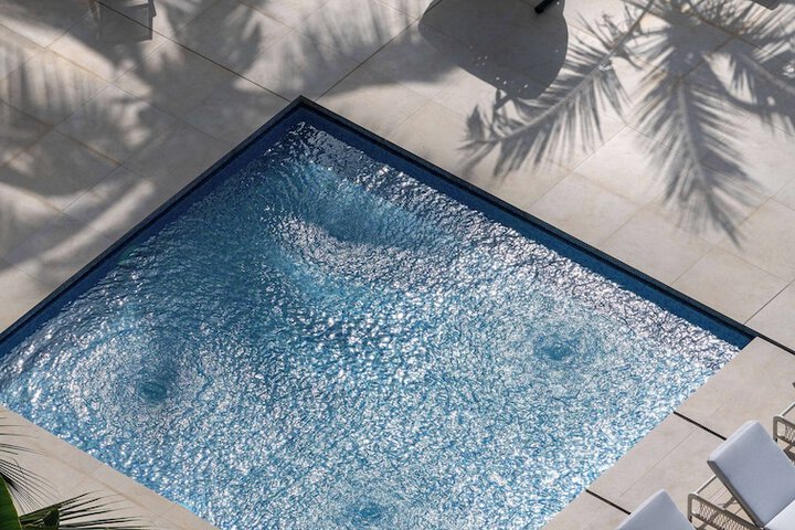 Pool 85 of 200