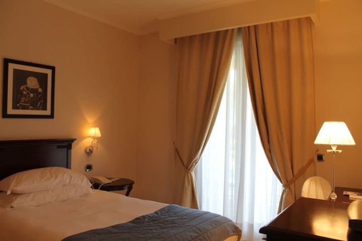 Room 15 of 39
