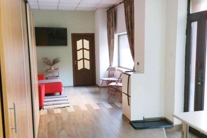 Room 5 of 9