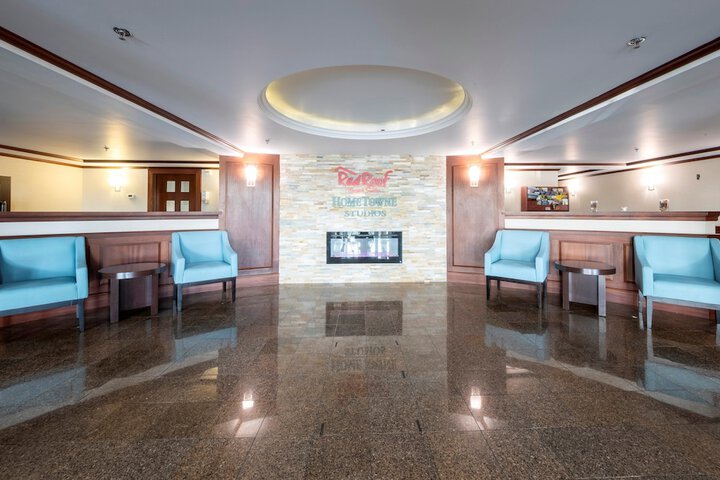 HomeTowne Studios by Red Roof Wilmington - New Castle in New Castle, DE