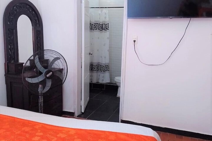 Room 12 of 27