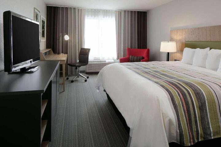 1 King Bed (1 of 4)