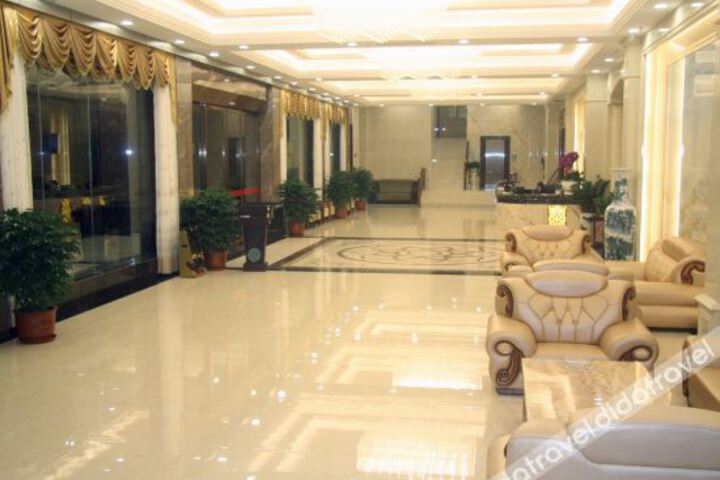 Hotel Interior 8 of 18