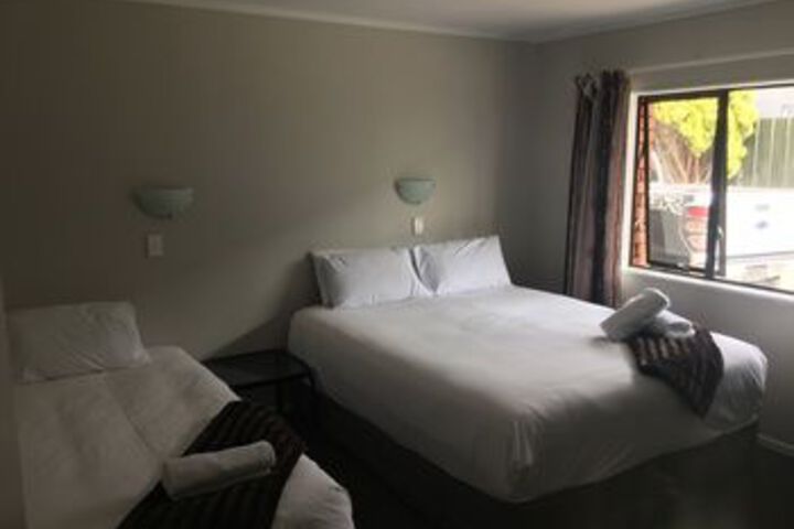 Room 6 of 24