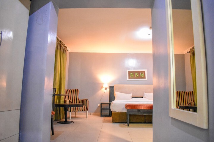 Room 7 of 41