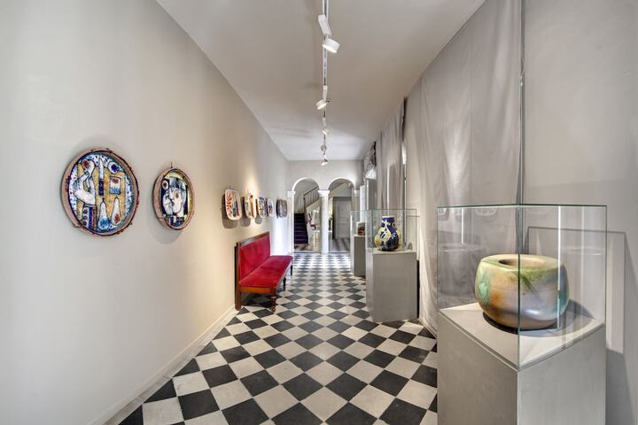 Ballroom/Hall 35 of 42