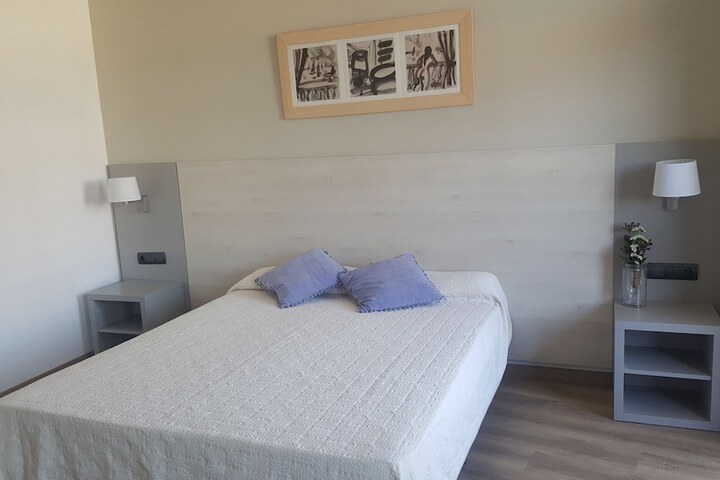 Room 7 of 32