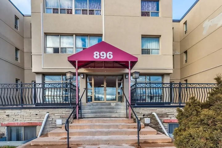 Magnificent Studio at Leaside -10 Mins To Downtown