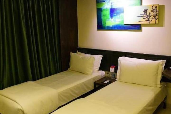 Room 15 of 44