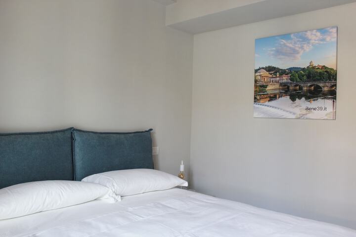 Room 17 of 103