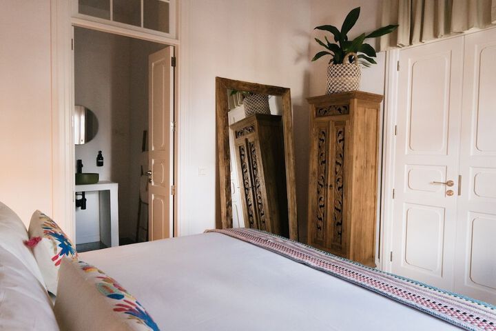 Room 43 of 107