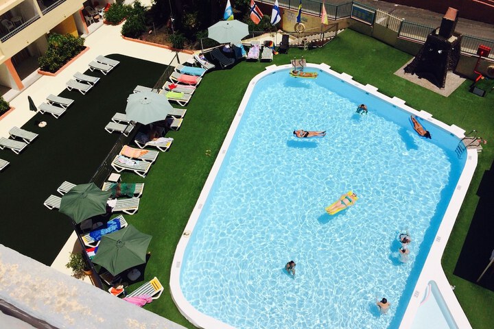 Pools & Facilities