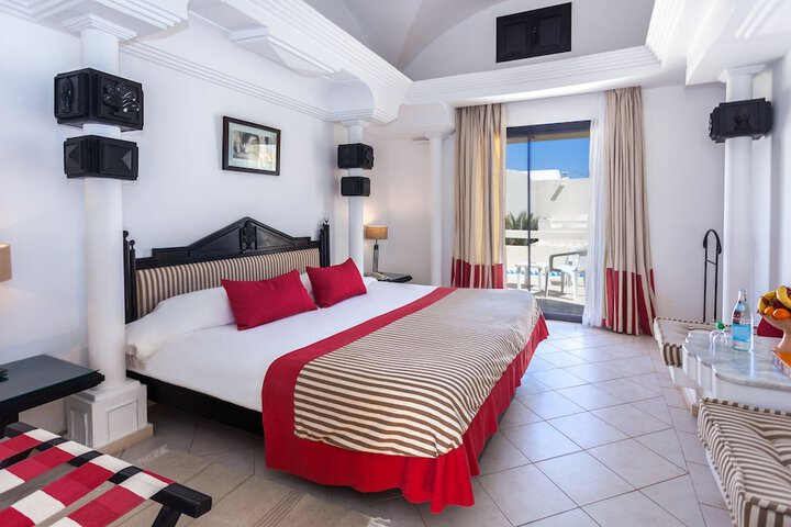 Room 4 of 49