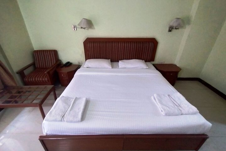 Room 25 of 165