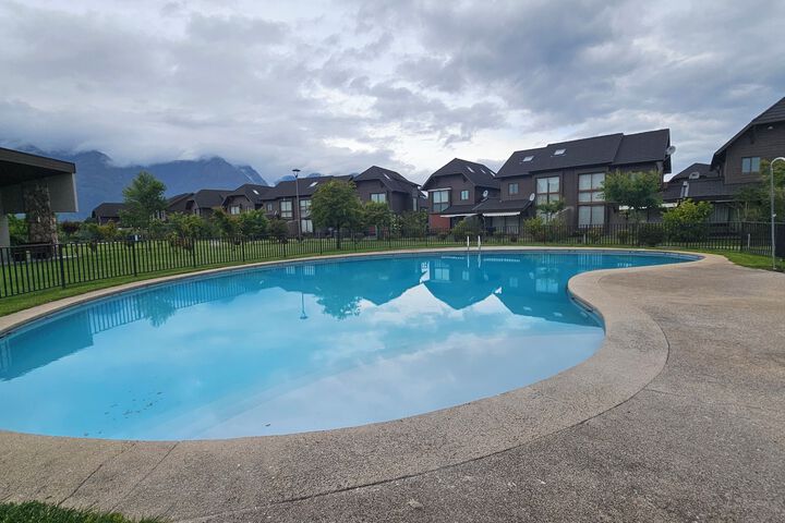 Pool 10 of 19