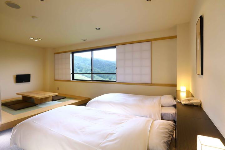 Room 4 of 30