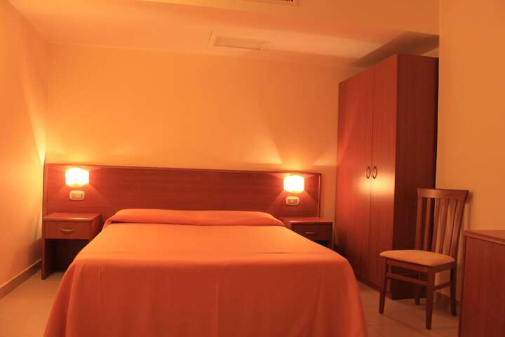 Room 9 of 67
