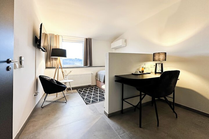 Room 81 of 179