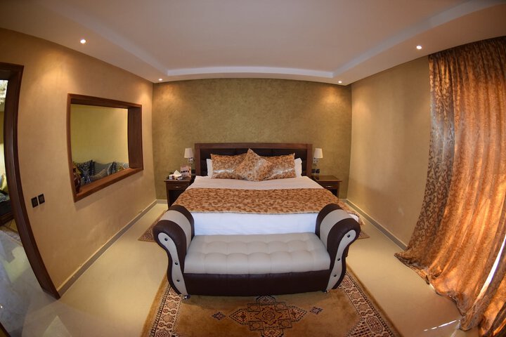 Room 15 of 42