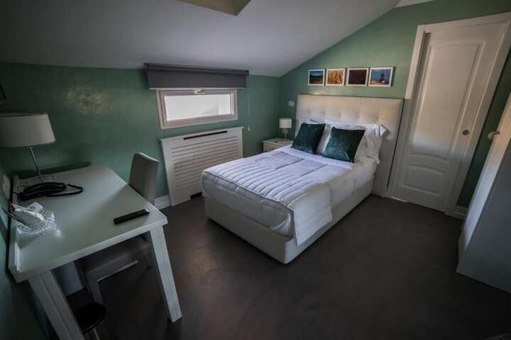 Room 5 of 35