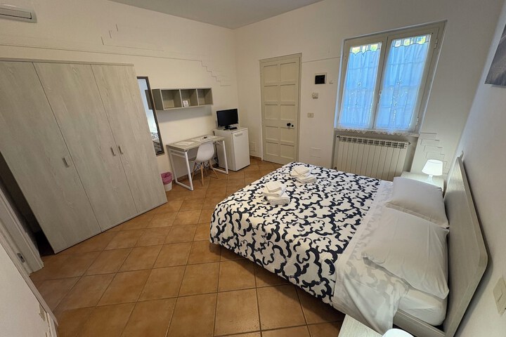 Room 8 of 62