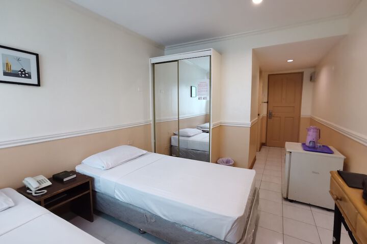 Room 13 of 60