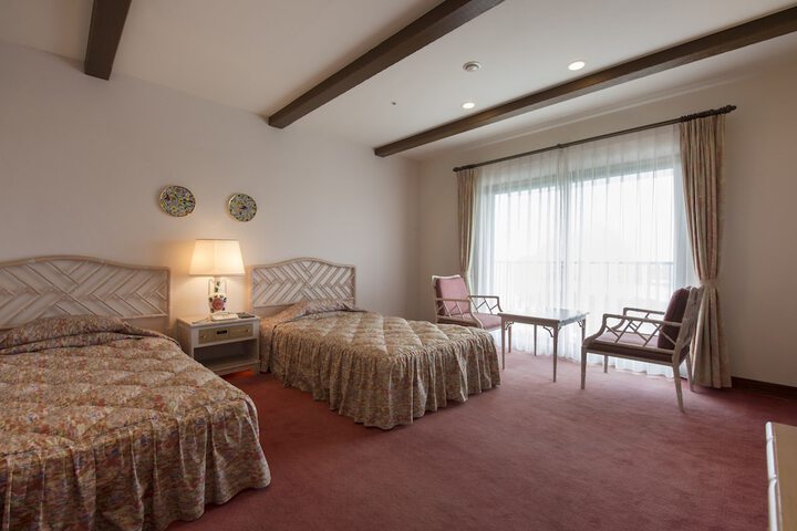 Room 3 of 27