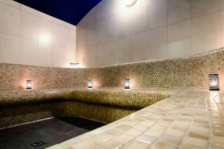Spa 18 of 62