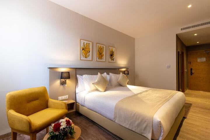 Room 4 of 29