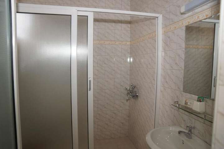 Room 14 of 42