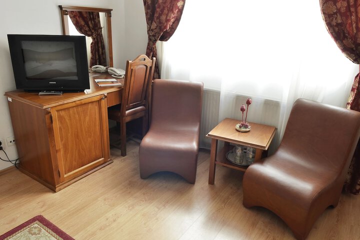 Room 25 of 34