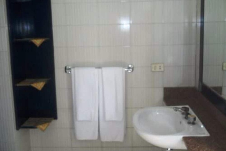 Room 10 of 12
